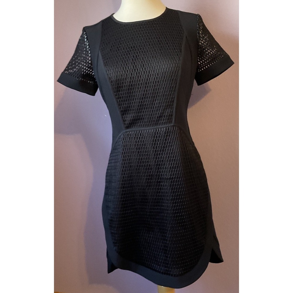 Black Banana Republic Mesh Dolphin Hem Dress Mesh Short Sleeves‎ Size 2